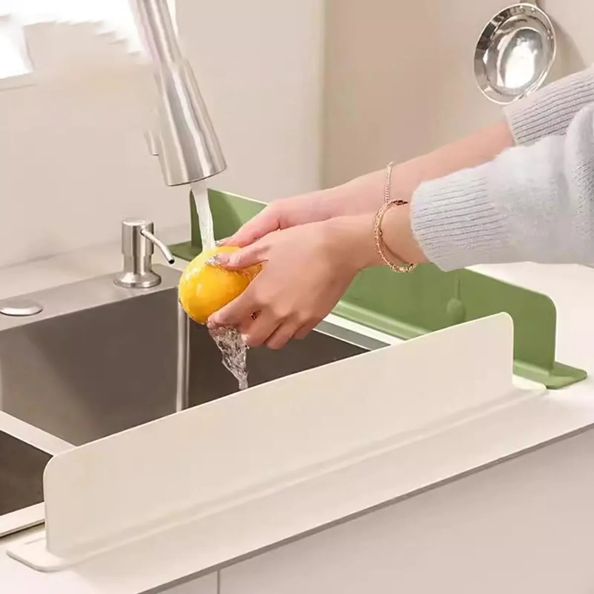 Silicone Sink Baffle Splash Guard Waterproof Splatter with Suction Cup Non Slip Water Dam For Washing Dishes Kitchen Supplies ﻿